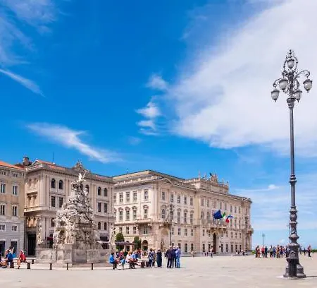 Piazza Unita House Daire